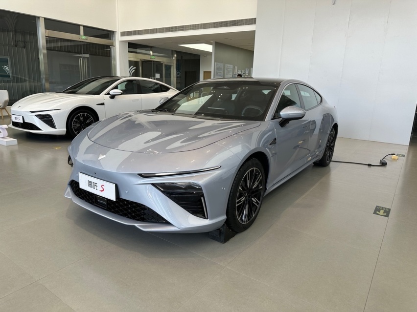 探店 | 价格下探品质依旧 静态体验哪吒S 520版