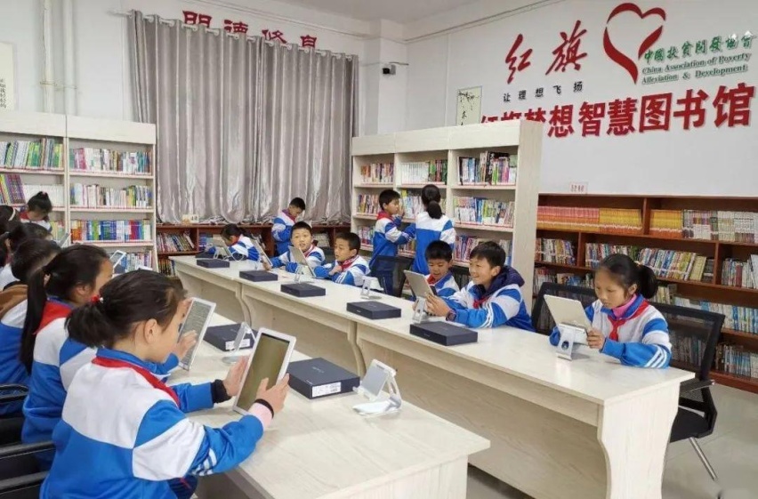 观察 | 卓越产品助力两会：中国一汽践行社会责任，彰显使命担当