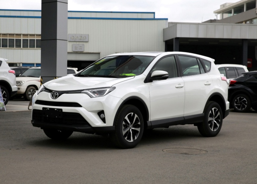 老款荣放RAV4，轴距2660mm，2.0L自吸配合CVT