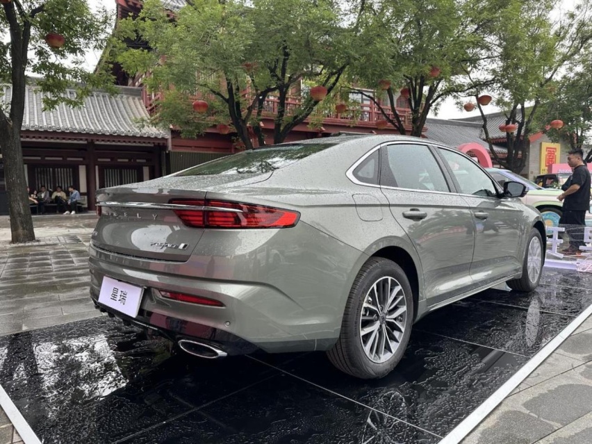 吉利星瑞扶摇版，2.0T换1.5T，反向放置，动力还够用吗？
