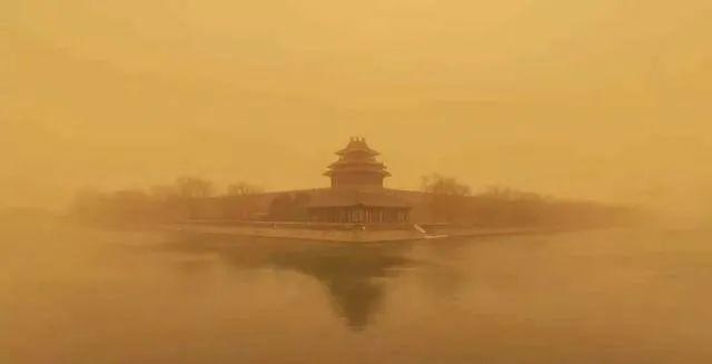 大风起，黄土飞扬！沙尘暴行车注意事项