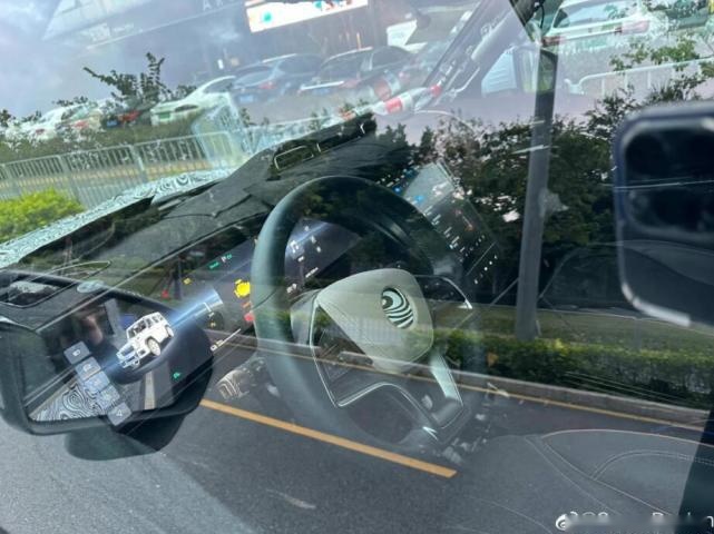 这样的光影艺术你爱吗？仰望首款越野车R1预告图发布