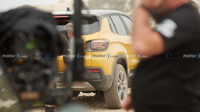 定位小型SUV Jeep首款纯电动车型谍照曝光