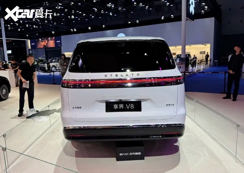 享界V8挂“家庭”牌，实车像商务接待，长超5米3，到底卖给谁？