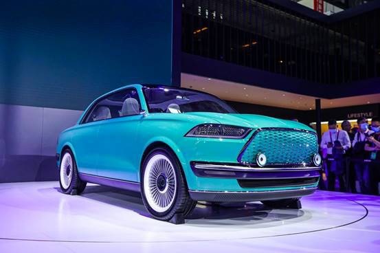 撸猫遛狗开坦克 长城汽车2020北京车展玩得嗨