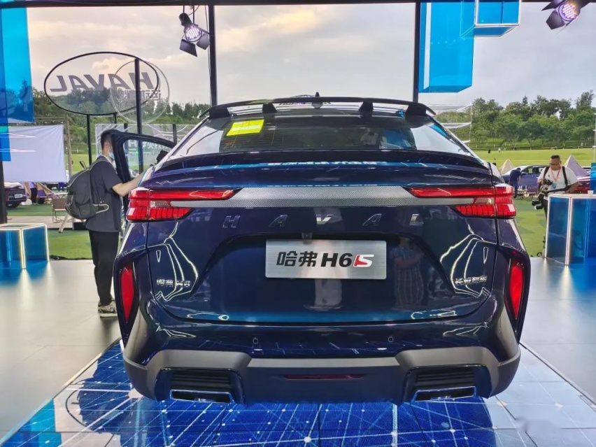 十年之后，哈弗H6想做世界人民的“国民神车”？
