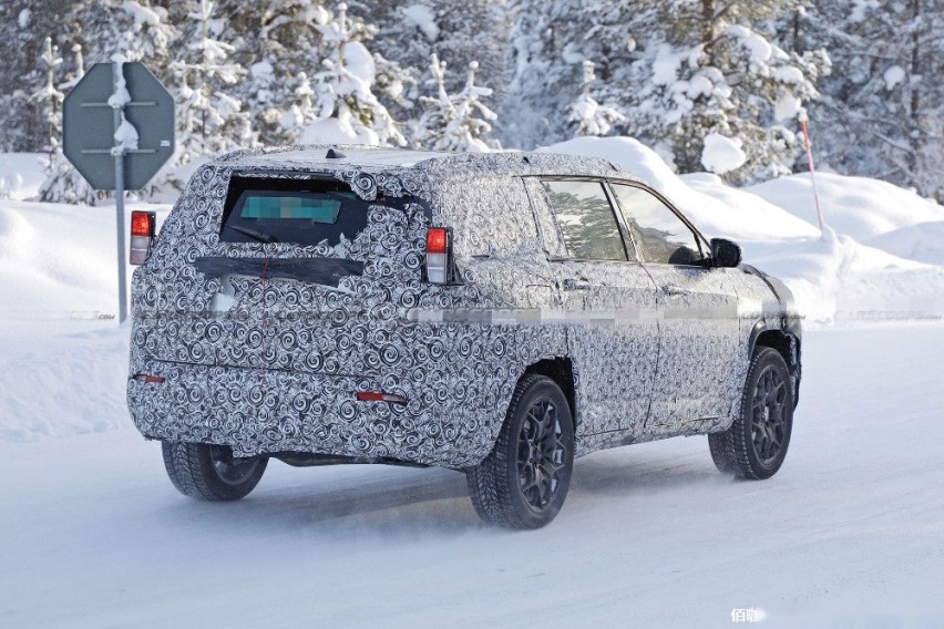 2022-Jeep-Compass-10.jpg