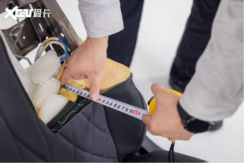 儿童安全座椅接口：昊铂HL的贴心设计