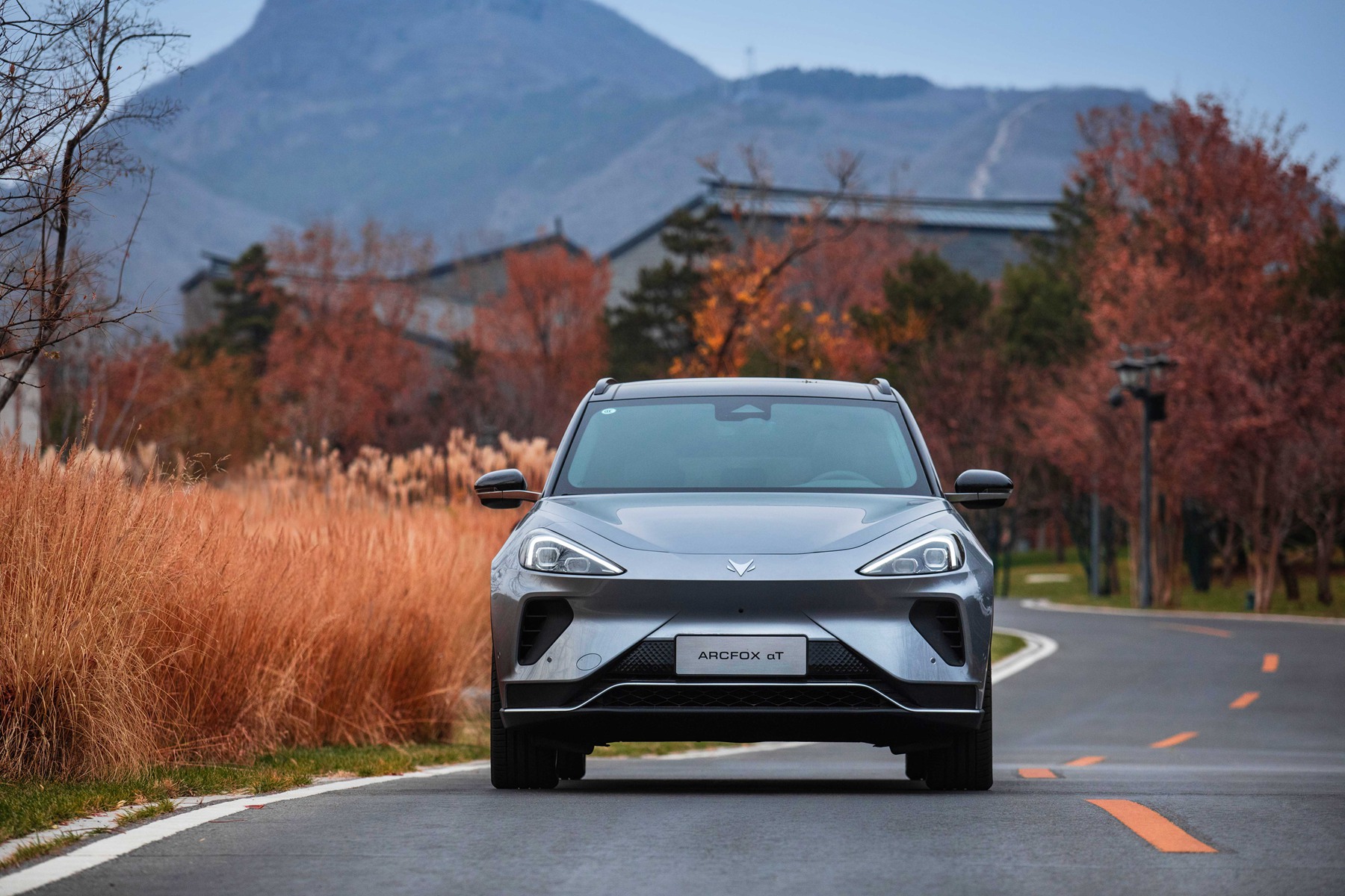 爱咖号文章】极狐 阿尔法t(arcfox αt)驾驶感受_北汽新能源-爱卡汽车