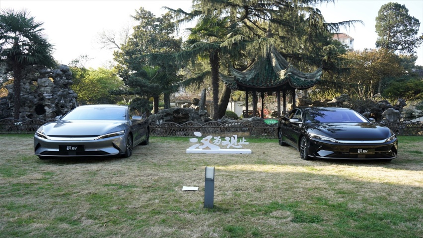 换套内饰更显豪华？静态评测比亚迪汉苍穹灰浅内饰