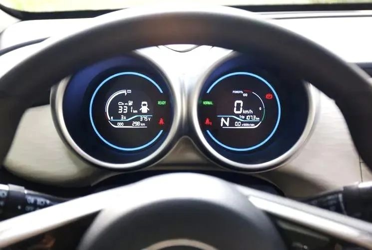 精挑细选后，可爱萌宠欧拉R1与时尚主播能擦出怎样的火花？