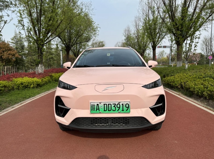 吉祥云度云兔，航空公司也造车？纯电小车大配置