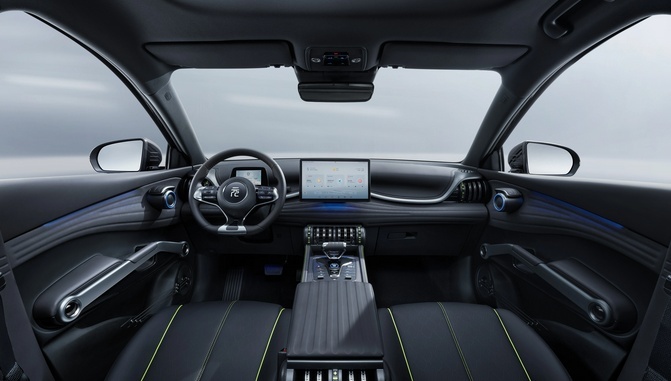 11.98万起，比亚迪元PLUS荣耀版上市，比iCAR03更值得买？