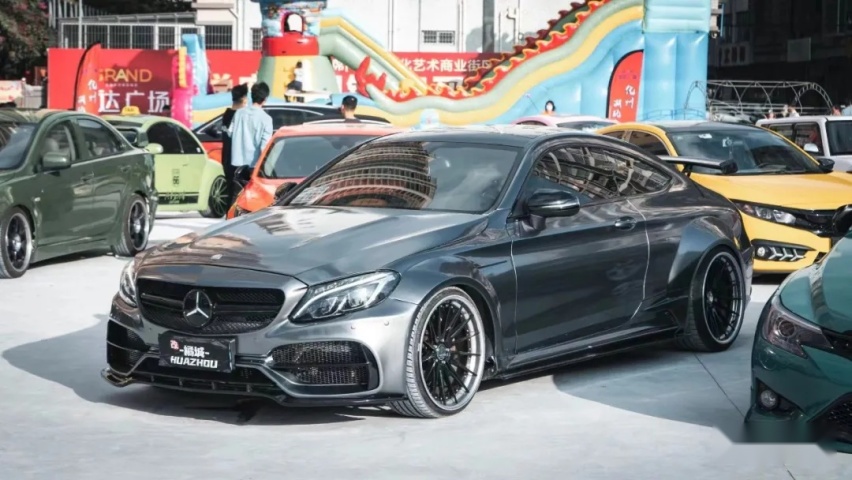 赶在过年前换奔驰C Coupe，加班加点割完宽体快乐过新年