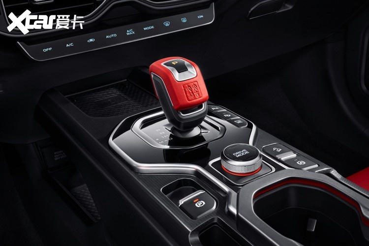 更懂中国人的车！吉利ICON春季限定版官图