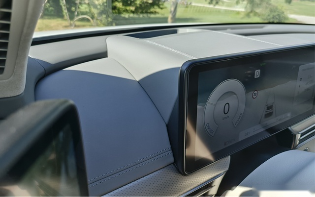 国内首发评测捷尼赛思GV60：求解电动车时代Modern Luxury