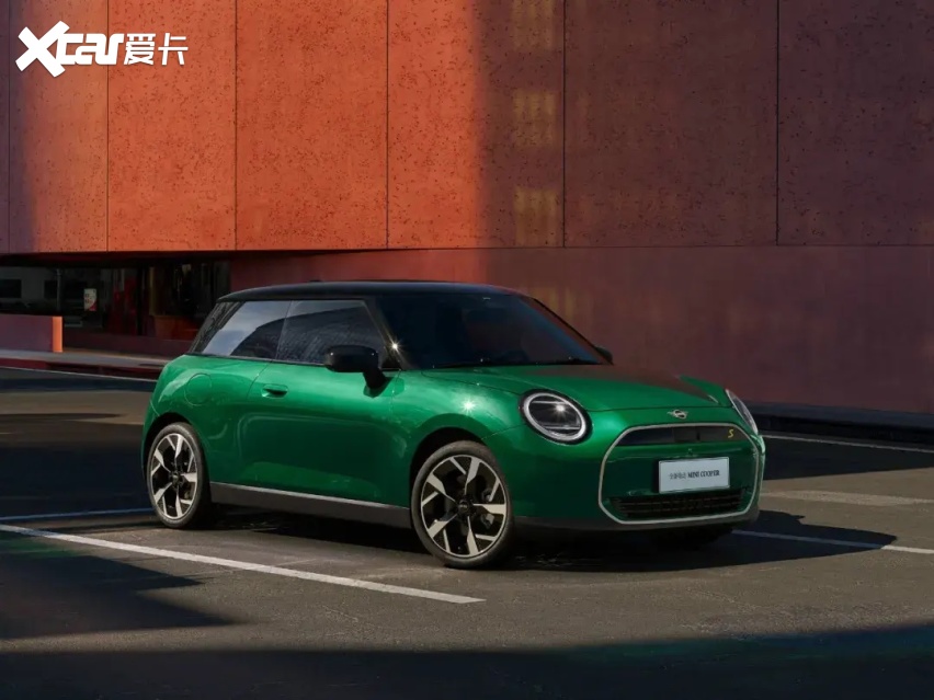 宝马集团两大品牌十五大车系闪耀北京国际车展