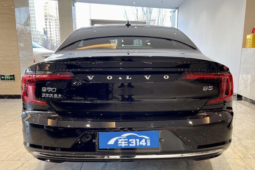 二线豪华行政家轿PK  这三款车不容错过