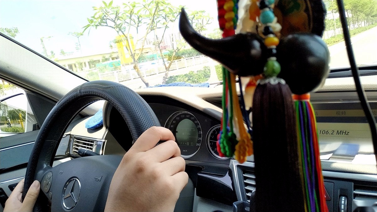 车主说车：进口奔驰减震轴第9年才漏油 算不算是种嘲讽？