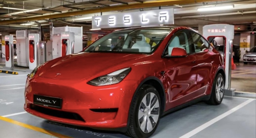 特斯拉不讲武德，Model Y直降1.7万，20万开上Model3已不
