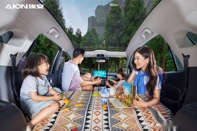 更有AI的家庭SUV2024款AION V Plus上市15.99万起