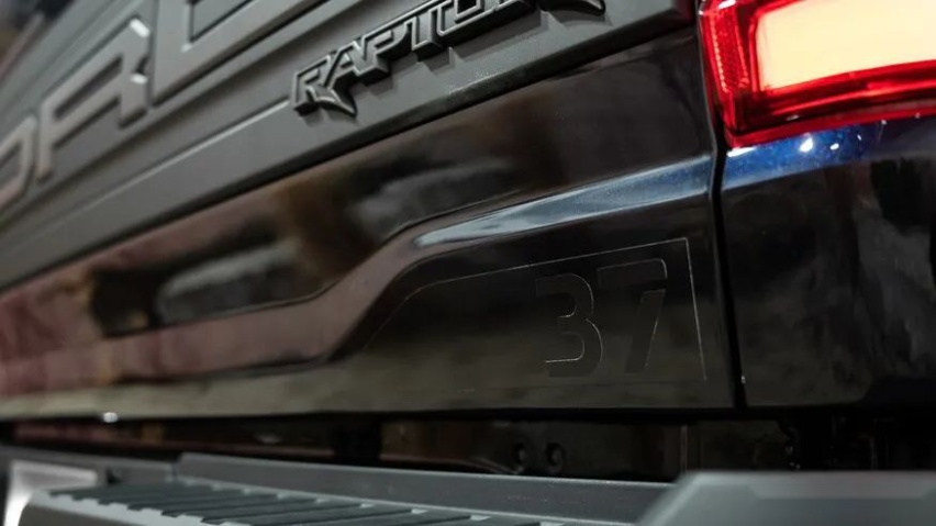 没有传说的V8，福特发布第三代F-150猛禽，后悬架变化最大