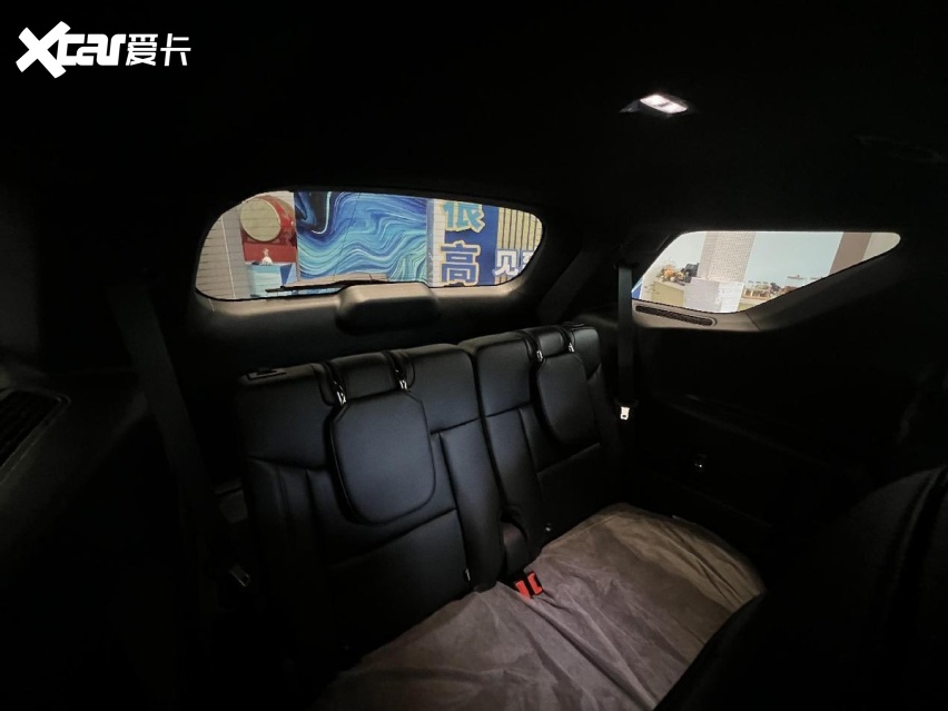 2内饰终于改了！30多万买合资SUV，为什么说全新福特探险者很值？