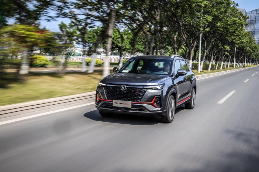 10万块买一台动力越级小型SUV？试驾长安CS35 PLUS