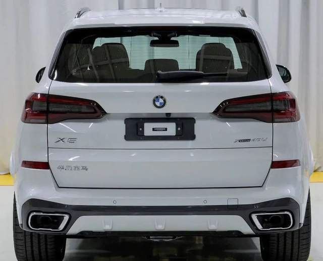 固执不能当饭吃，国产最长轴距BMW X5将发布，入门价格跌破60万