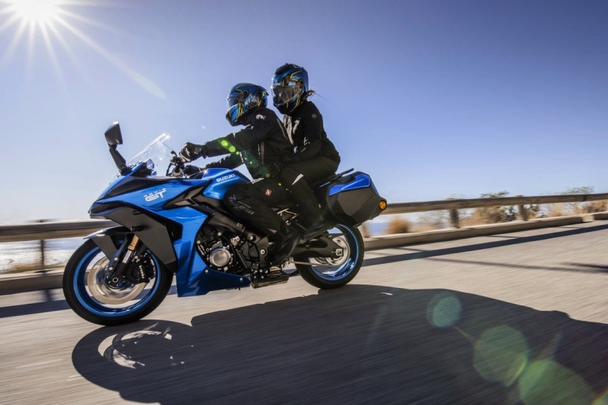2022铃木GSX-S1000GT发布：生化机械风脸谱，全能公升级跑旅