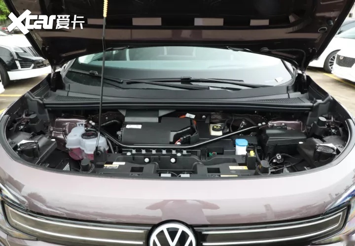 30万预算，Model Y、ID.6 CROZZ，谁才是最潮玩家？