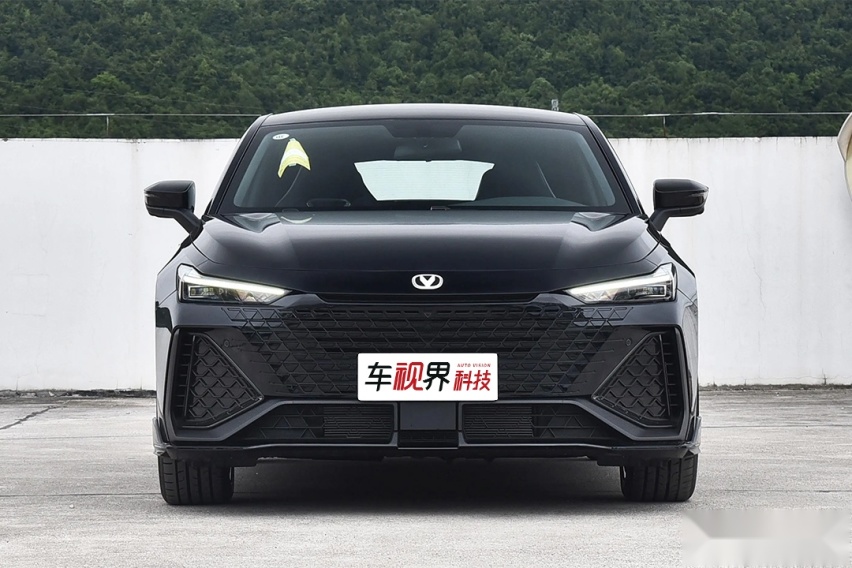 加量不加价，2023款长安UNI-V上市，售10.89万起
