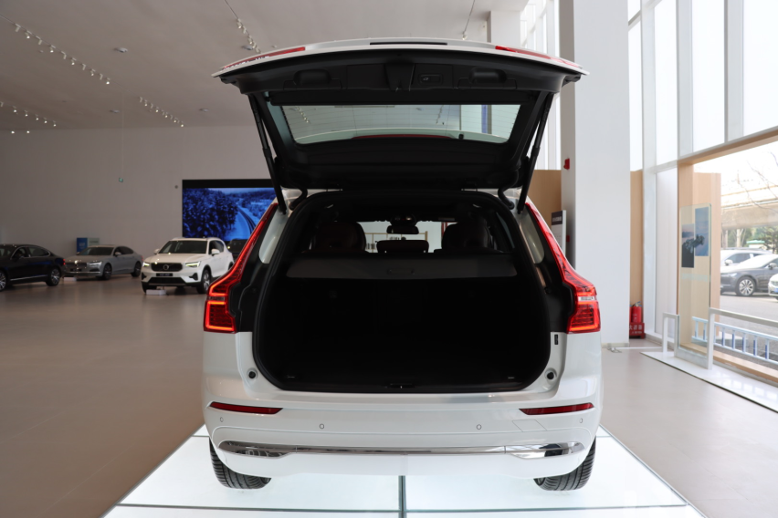 到店实拍2024款沃尔沃XC60，选哪款车更合适？