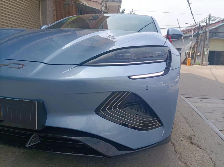 比亚迪海豹提车：等了3个多月，国产精装特斯拉值26万么？