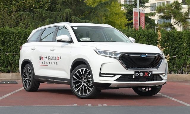 手握10万考虑哪款SUV？这中型SUV比奇骏大，品质比肩丰田