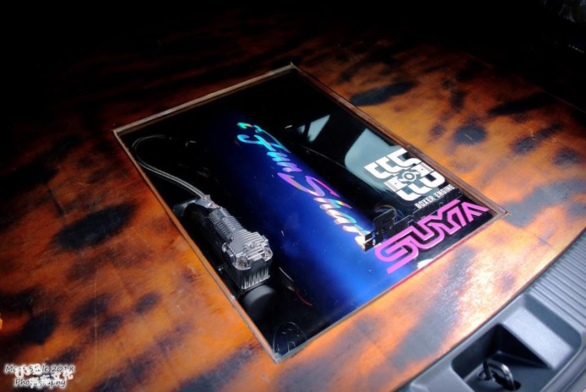 台湾网红 - 柠檬哥的扫把佬WRX STi