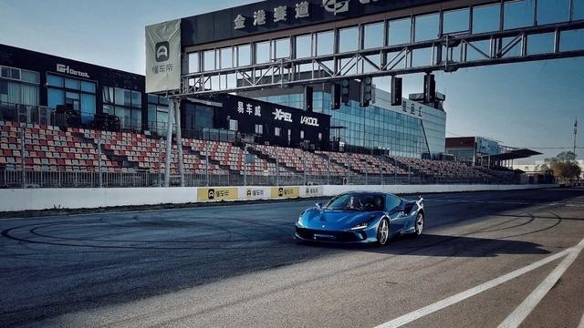 赛道试驾全新法拉利F8 Tributo