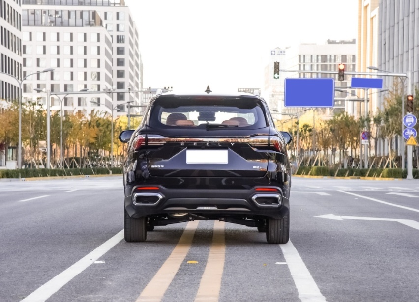 不足15万能买的中型SUV，大厂出品，造型大气，还搭载2.0T加92油