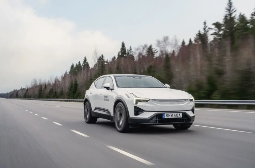 极星 Polestar 3实拍图发布，设计个性高级，交付恐怕要等