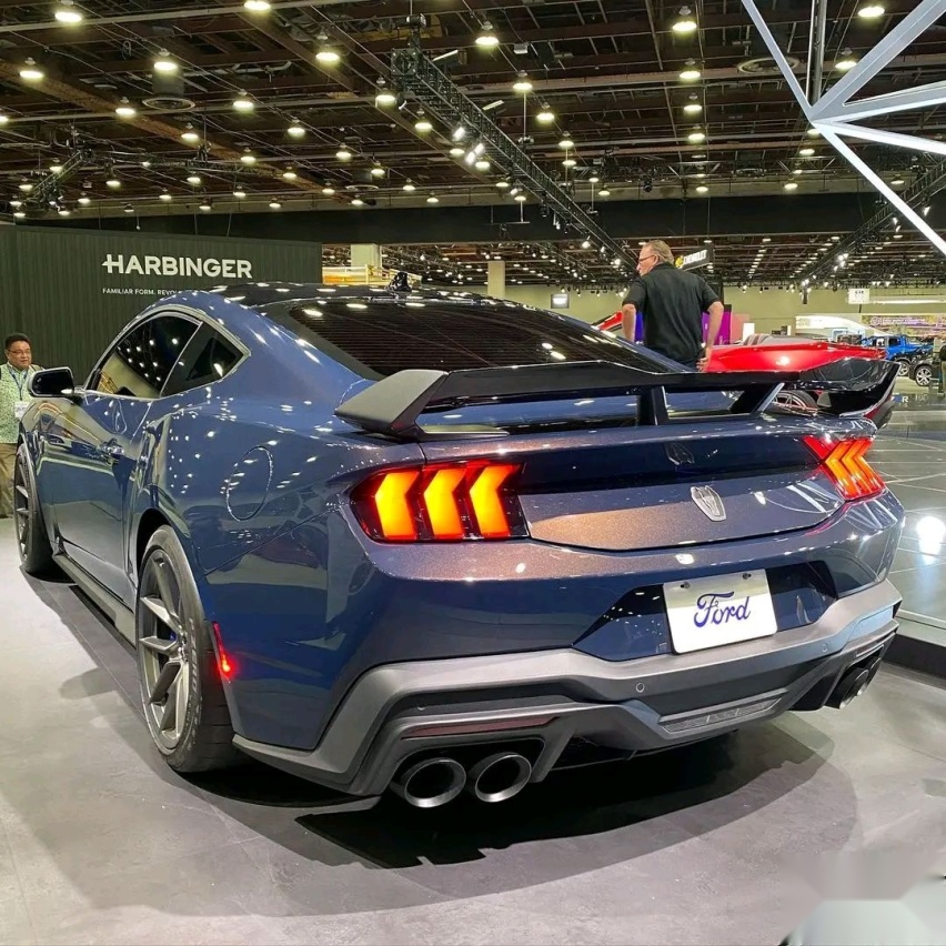 全新福特Mustang野马曝光 外观爆改 5.0L引擎