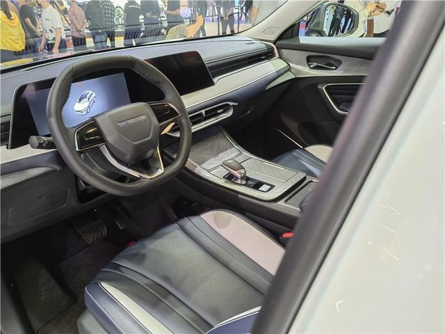 启辰成都车展上新车，取名“大V”有些怪，但造型真好看