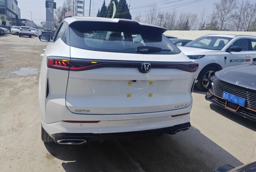 长安UNI-Z实车到店，大过宋PLUS DM-i，油耗5.15L