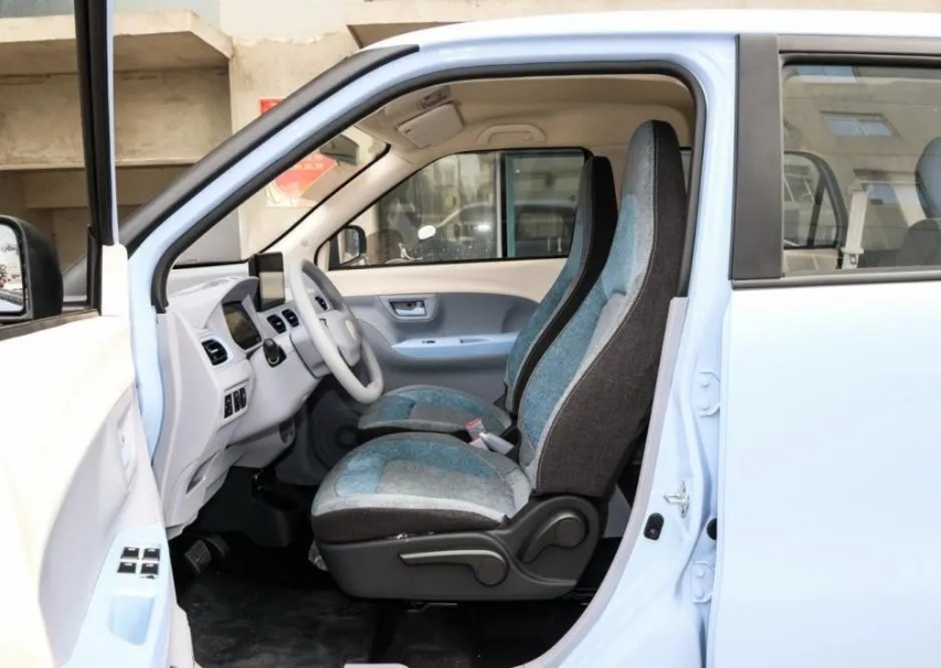 和欧拉的猫很像，价格却接近宏光MINI EV，凌宝BOX蔡文姬走可爱风