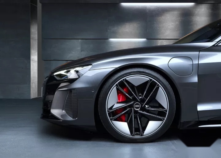 奥迪最贵电动车预售148万元，奥迪RS e-tron GT值吗？