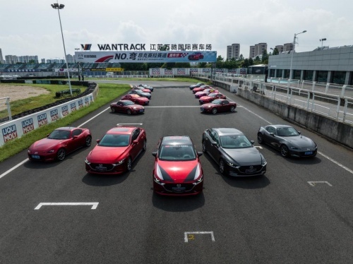 唤醒弯道基因，次世代MAZDA3昂克赛拉展现「人马一体」驾控本色