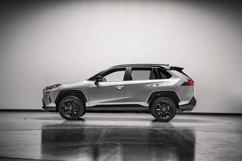 换代对新秀，全新丰田RAV4对比福特锐际，谁才是当红一哥