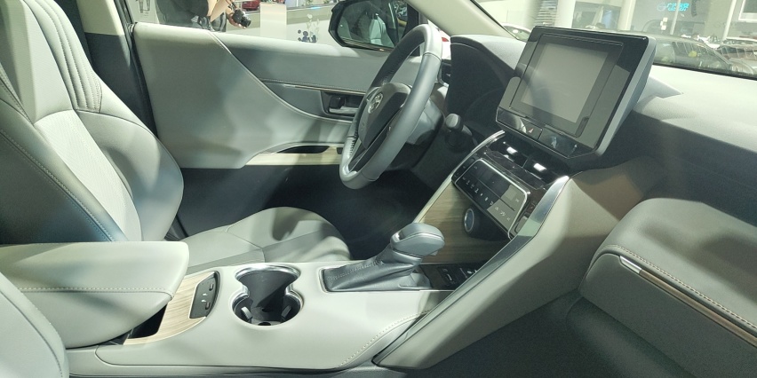 “最美丰田SUV”！一汽丰田全新中型SUV——凌放将于广州车展上市