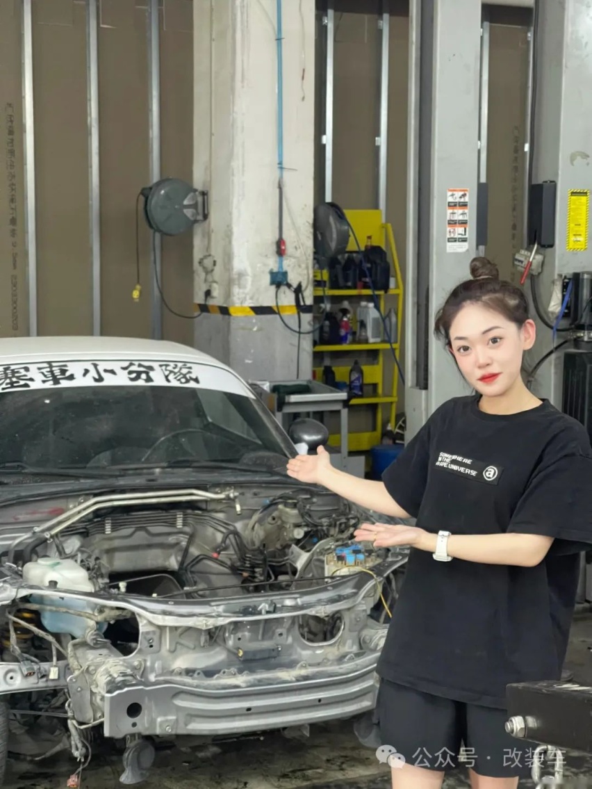 小姐姐打造竞技走街范马自达MX-5，竟是被男友带入的
