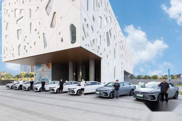 卉眼识车｜帝豪L雷神Hi·P超级电混补贴后售价12.98万元起
