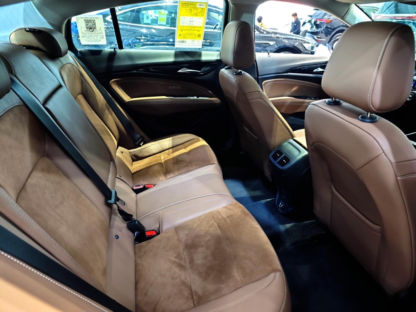 经典美系轿车 实拍别克君威 19.68万元起值得买吗？